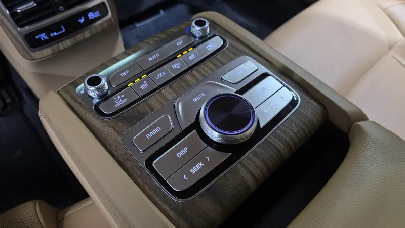 Kia K9