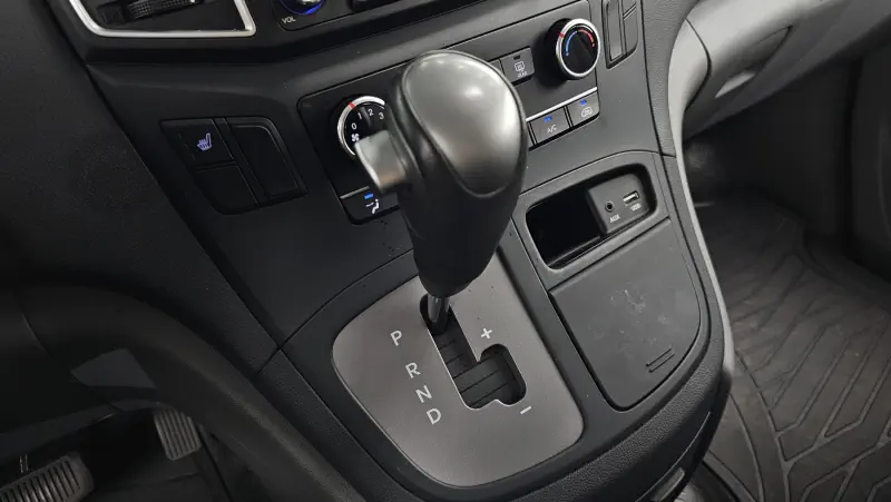 Hyundai Grand Starex