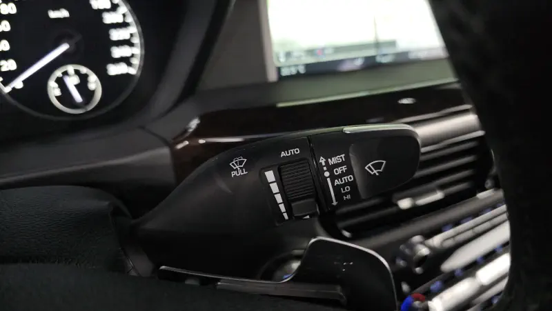 Genesis EQ900