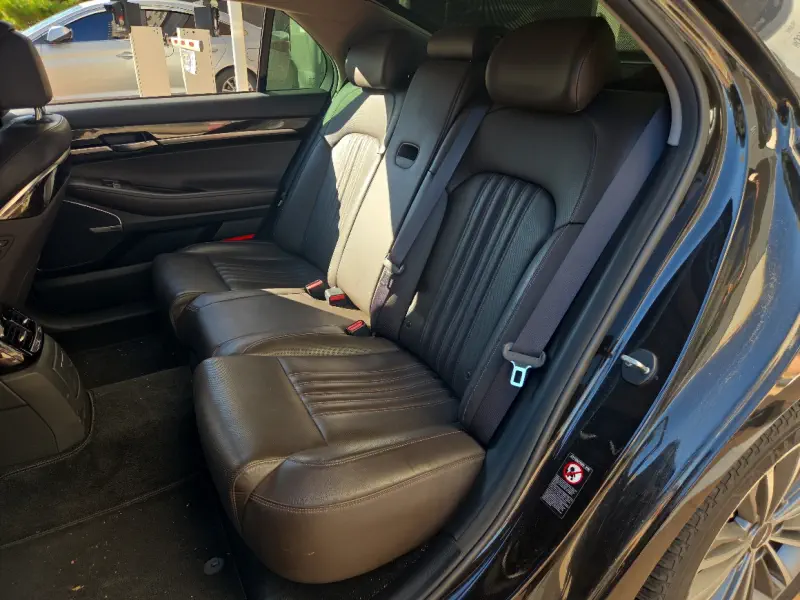 Genesis EQ900