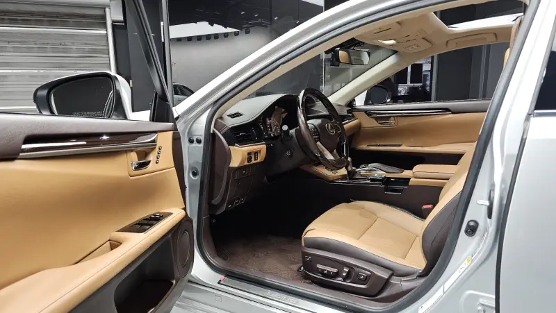Lexus ES300h