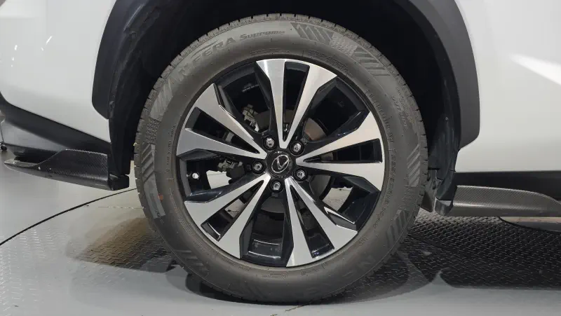Lexus NX300