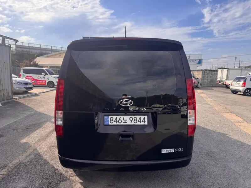 Hyundai Staria