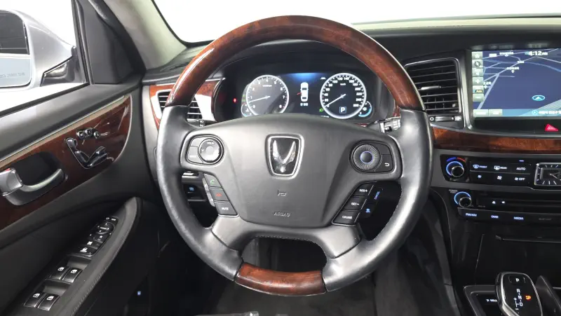 Hyundai Equus