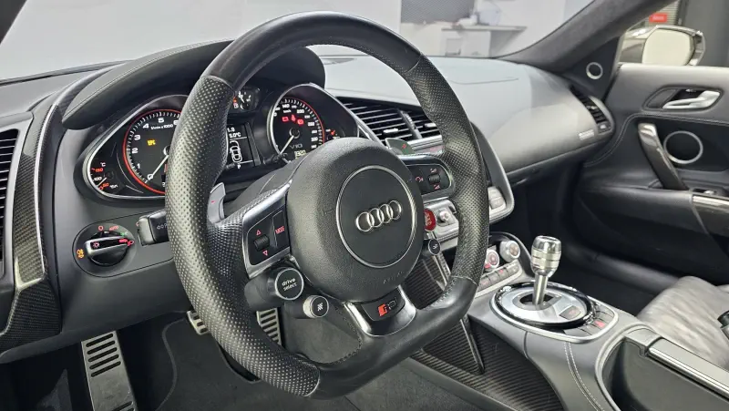 Audi R8