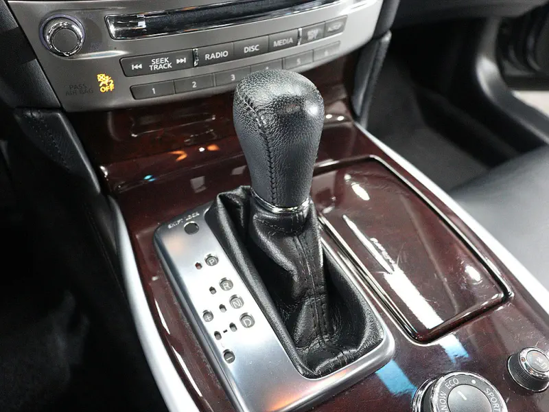 Infiniti Q70