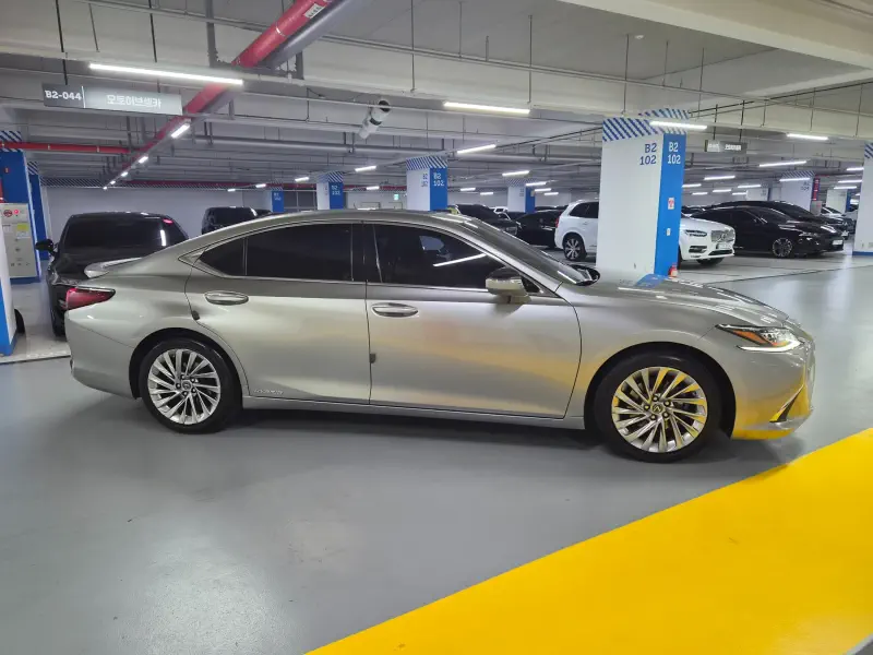 Lexus ES300h