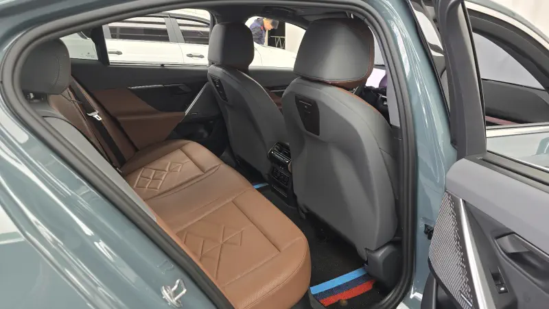 BMW i5