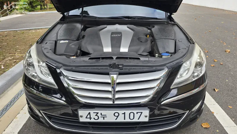Hyundai Genesis