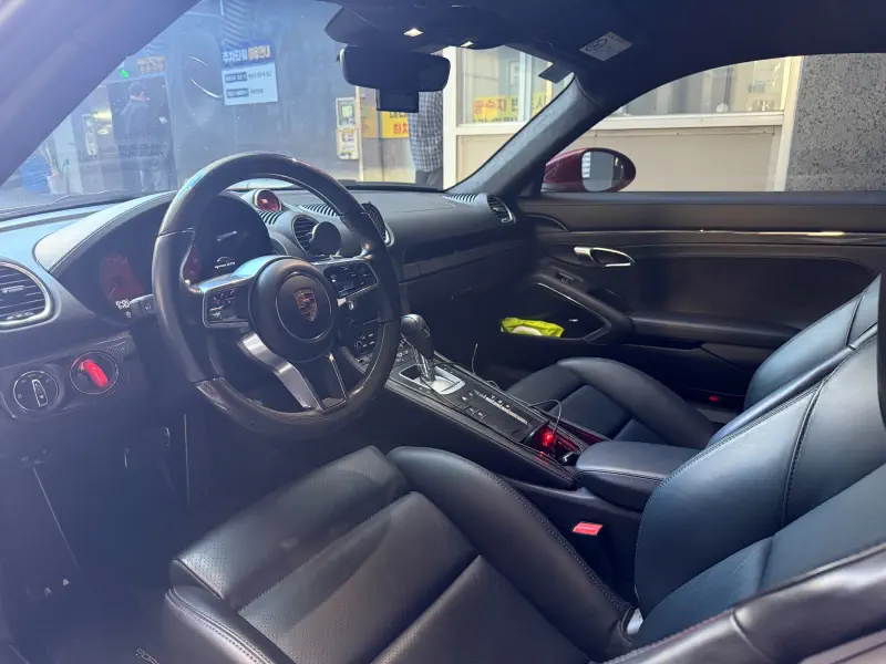 Porsche Cayman