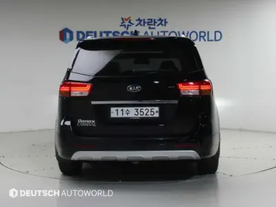 Kia Carnival 4