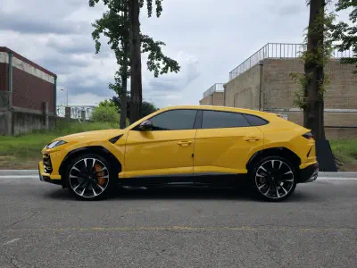 Lamborghini Urus 4