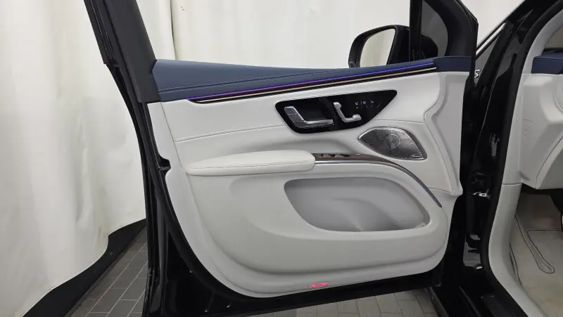 Mercedes-Benz EQS SUV