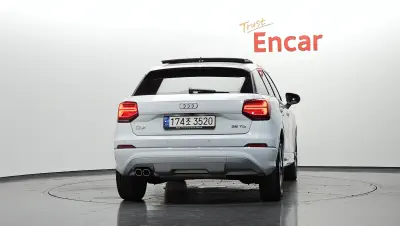 Audi Q2 4