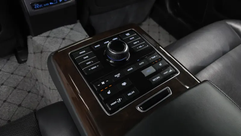 Hyundai Equus