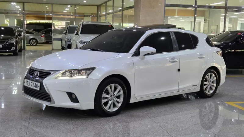 Lexus CT200h