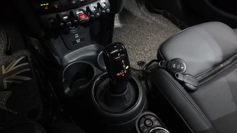 Mini Hatch