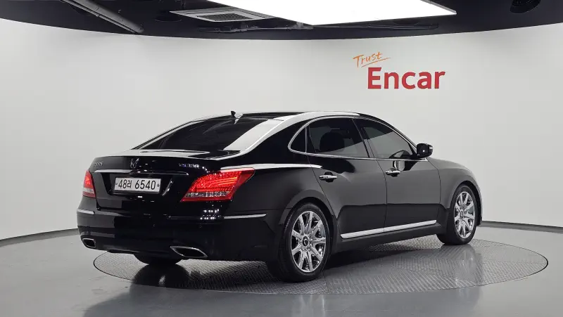 Hyundai Equus
