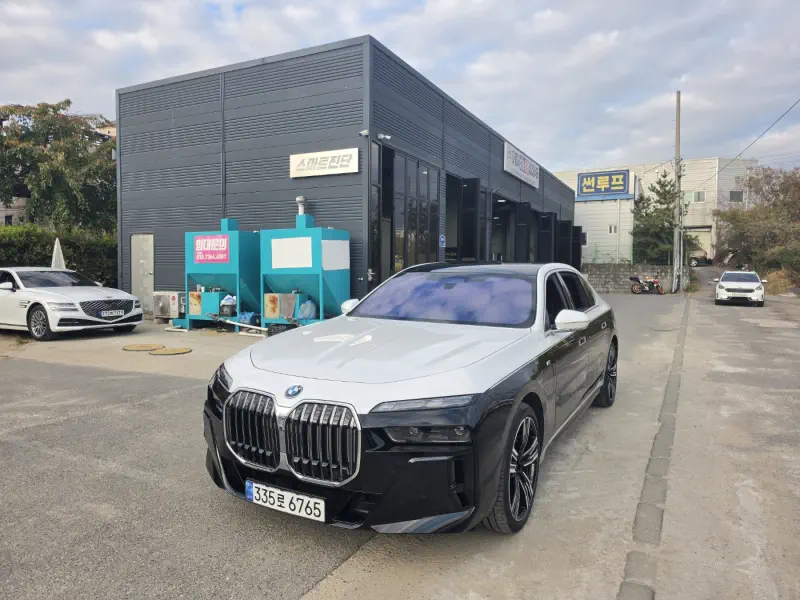 BMW 7-Series