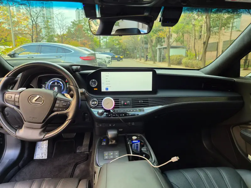 Lexus LS