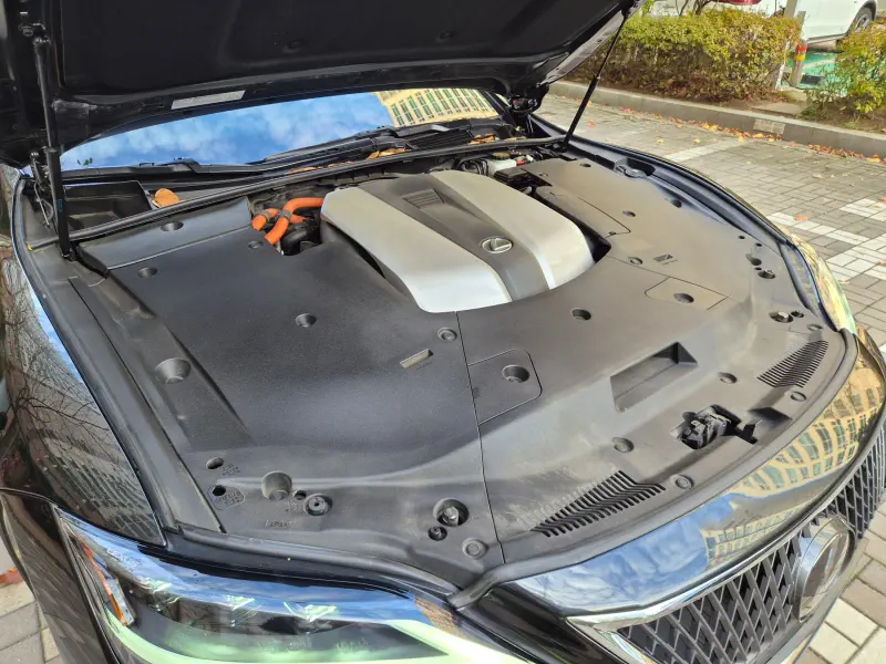 Lexus LS