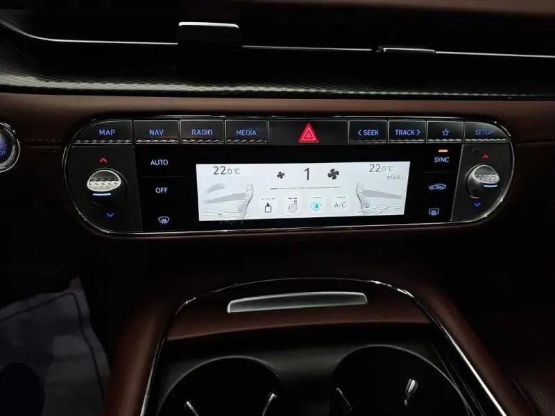 Genesis G90