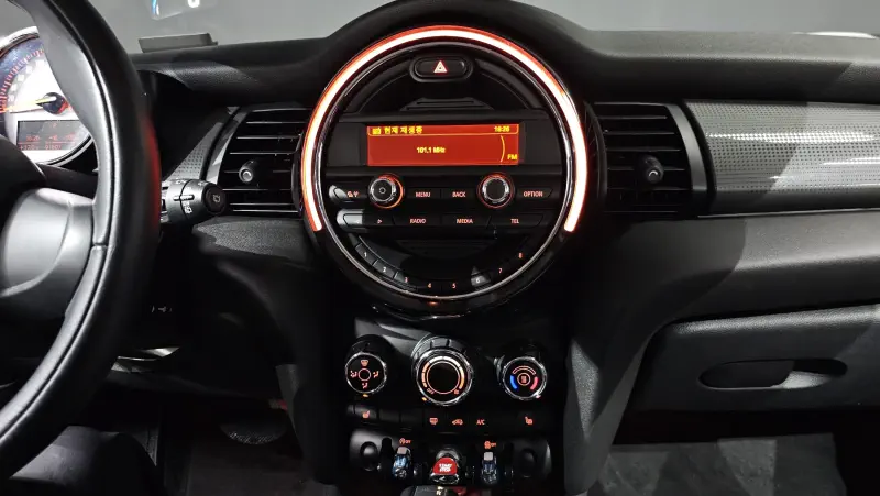 Mini Hatch