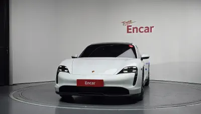 Porsche Taycan 3