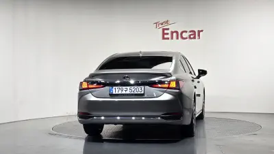 Lexus ES300h 4
