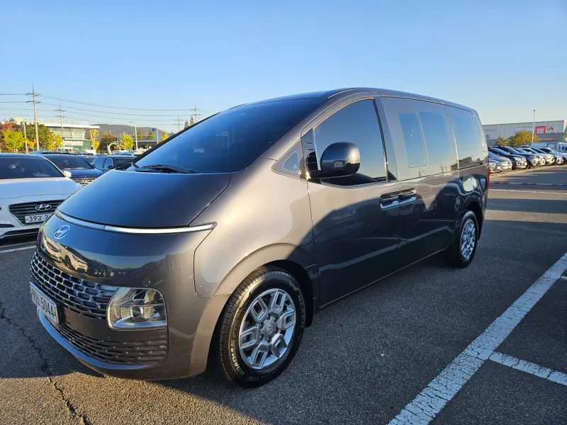 Hyundai Staria