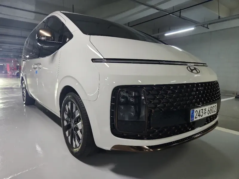 Hyundai Staria