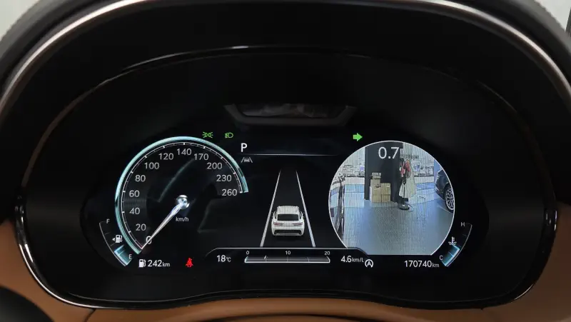 Genesis GV70