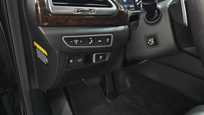 Genesis G90
