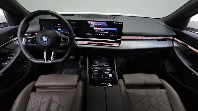BMW i5