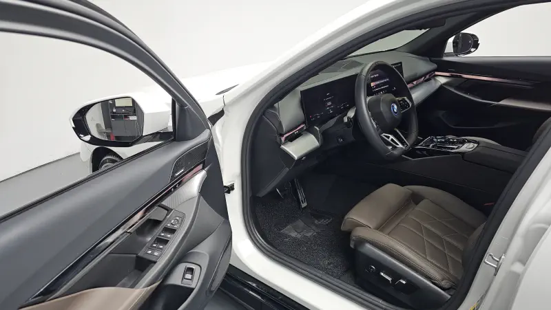 BMW i5