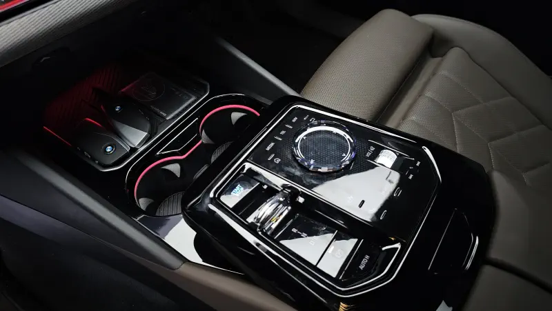 BMW i5