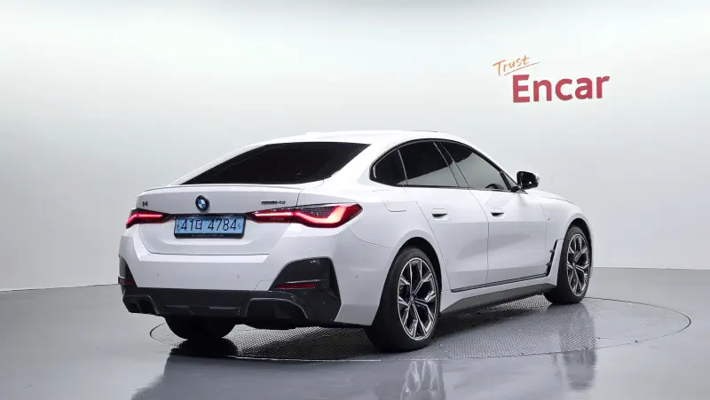 BMW i4