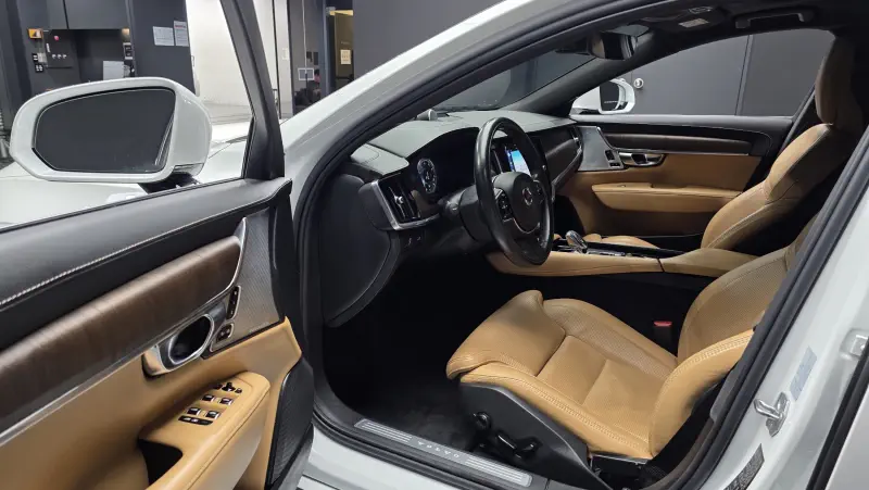 Volvo S90