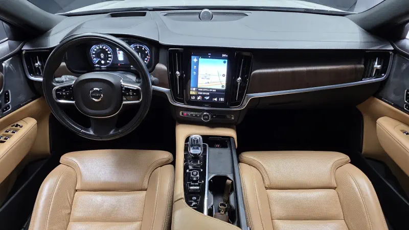 Volvo S90