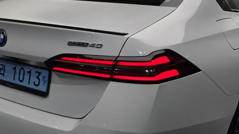 BMW i5