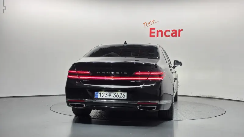 Genesis G90