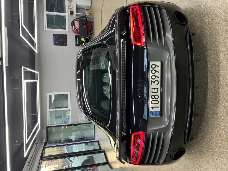 Audi R8