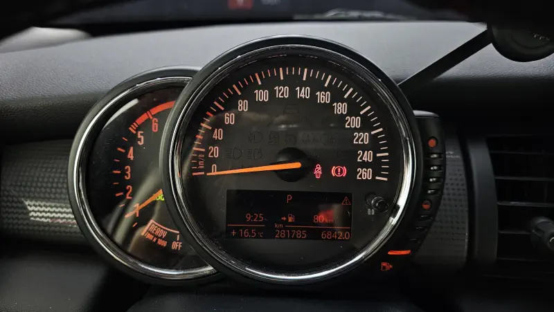 Mini Hatch