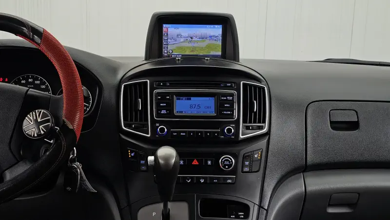 Hyundai Grand Starex