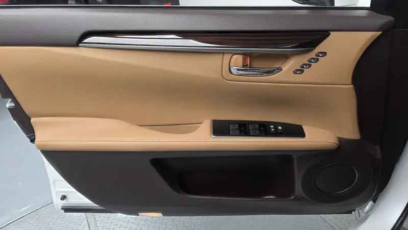 Lexus ES300h