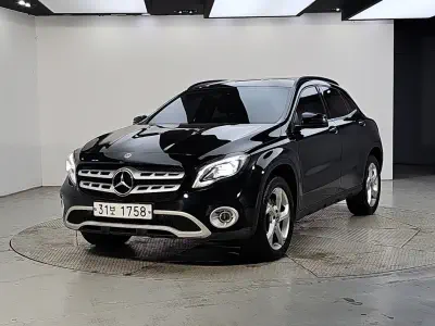 Mercedes-Benz GLA-Class