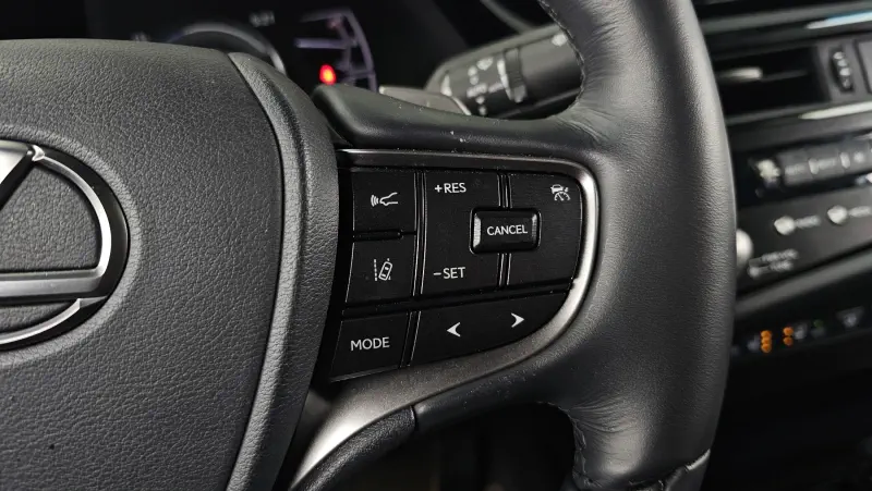 Lexus ES300h