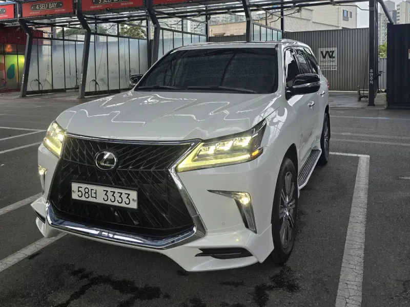 Lexus LX570