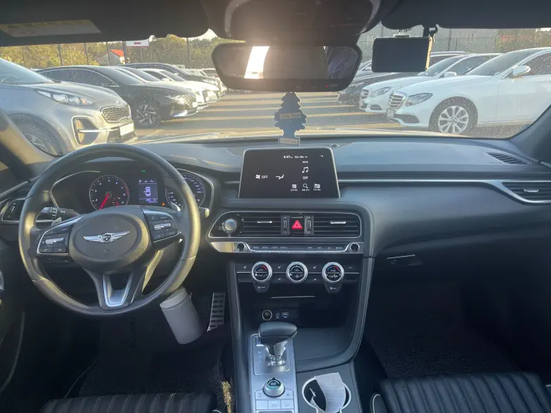 Genesis G70