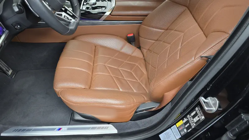 BMW i7